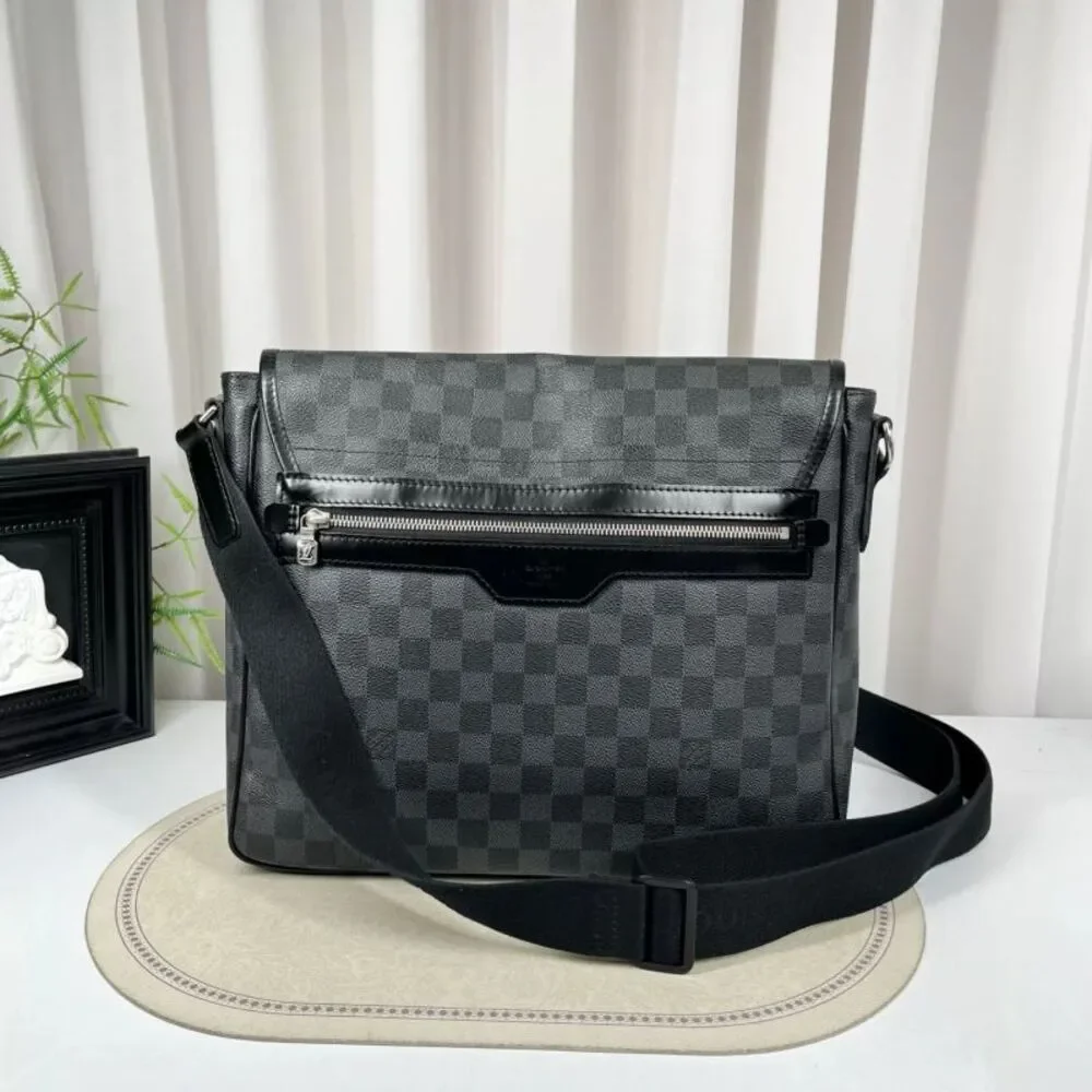 Louis Vuitton Women Pre-Loved Bag Very Good Condition